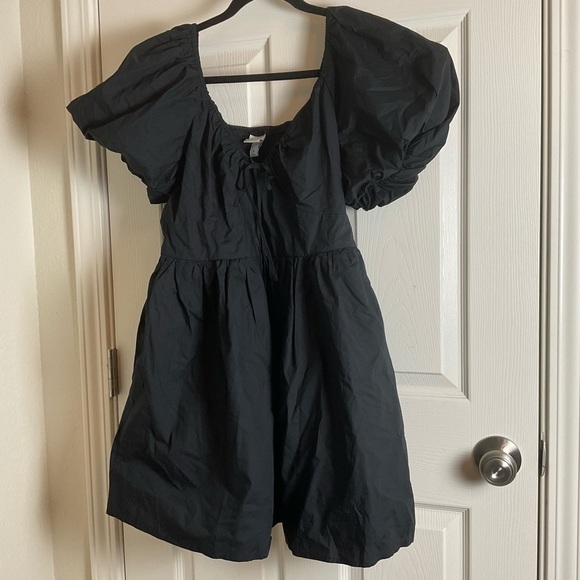 A New Day Woman’s Black Puff Sleeve with pockets Dress size medium - Picture 10 of 11